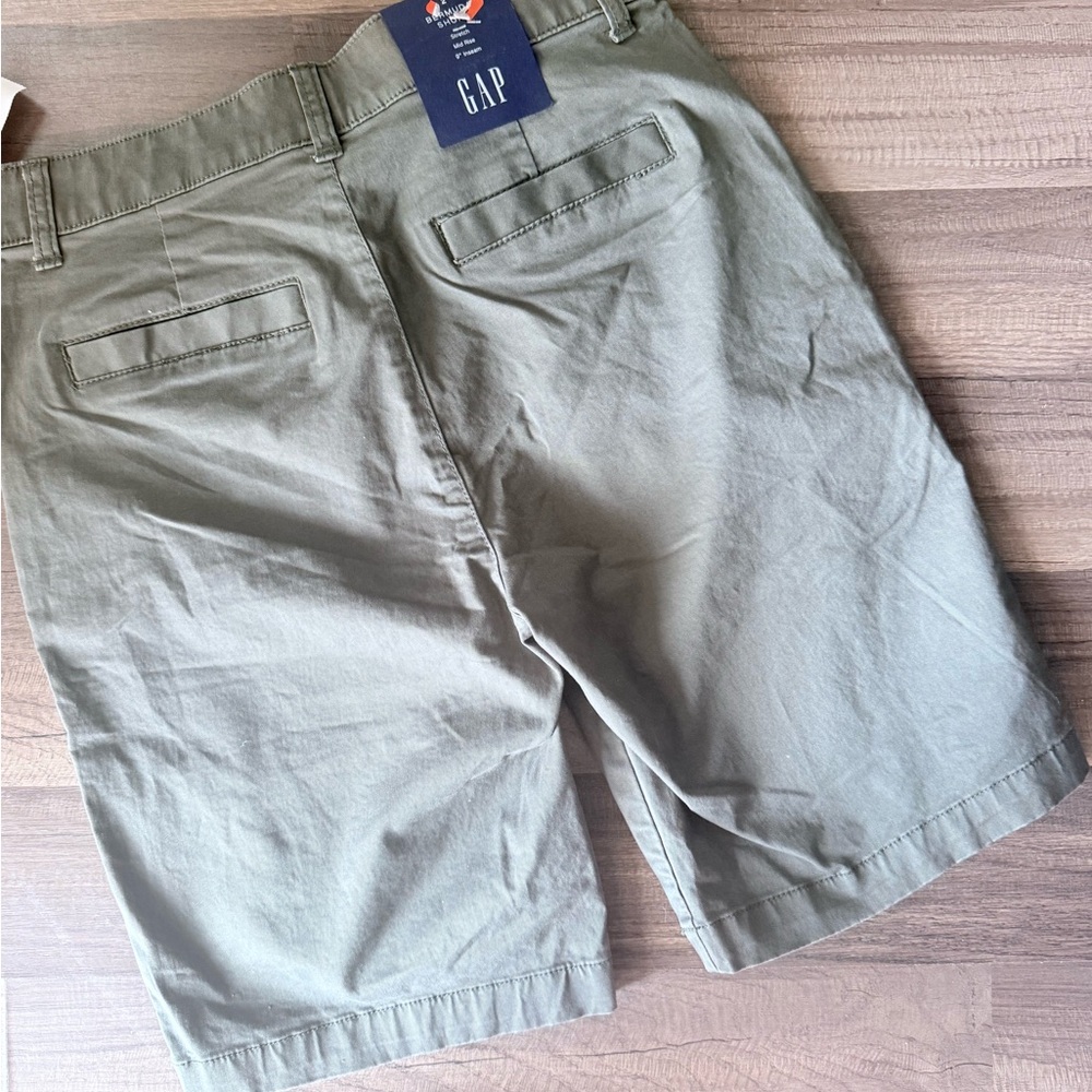 GAP Olive Flat-Front Chino Shorts - Picture 3 of 3
